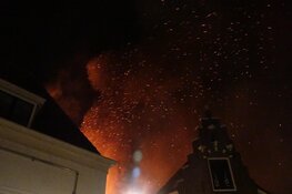 Grote brand in oude binnenstad Enkhuizen