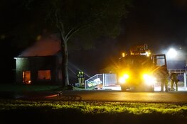 Brand legt woning in de as in Venhuizen