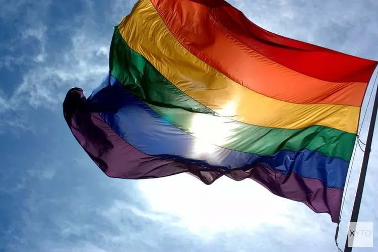 Enkhuizen bekent kleurt in de regenboogweek