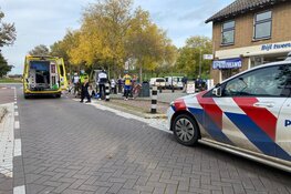 Wielrenner tegen wegversmalling in Enkhuizen