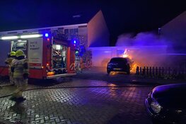 Autobrand aan de Prunuslaan in Enkhuizen