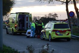 Wielrenner gewond na botsing in Enkhuizen