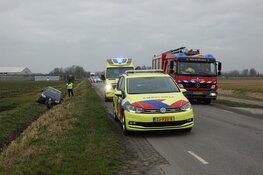 Automobilist naar ziekenhuis na ongeluk in Lutjebroek