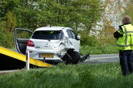 Drie auto&#39;s zwaar beschadigd bij ongeval Enkhuizen