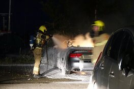 Auto door brand verwoest in Enkhuizen