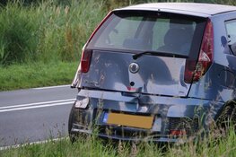 Auto&#39;s botsen bij Enkhuizen, getuige rijdt gevluchte betrokkene klem