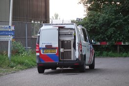 Auto&#39;s botsen bij Enkhuizen, getuige rijdt gevluchte betrokkene klem