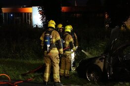Auto ontbrandt tijdens het rijden in Enkhuizen