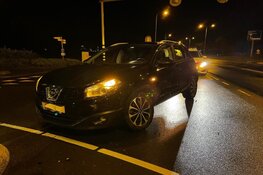 Automobilist vlucht na botsing in Enkhuizen