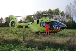 Voetganger aangereden op zebrapad in Enkhuizen: slachtoffer per traumahelikoper naar ziekenhuis