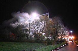Flinke vlammenzee bij boerderijbrand in Wijdenes