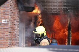 Brand in garage van woning Enkhuizen