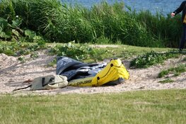 Man valt uit kano, niet ver van kust Wijdenes