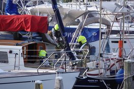 Brand op bootje in jachthaven Enkhuizen