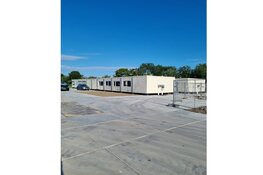 Eerste vluchtelingen in woonunits locatie IJsbaan