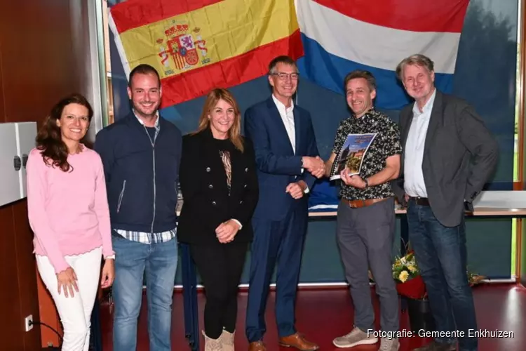Ontvangst 1e tienergids voor Enkhuizen