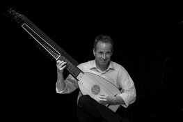 Binnenmuseum decor voor intieme miniconcerten