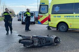 Scooterrijdster gewond in Enkhuizen