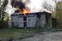 Brand op voormalige camping in Enkhuizen