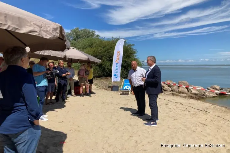 Nieuw strand Enkhuizerzand opmaat voor kustboog