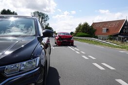 Botsing met veel schade op Westfrisiaweg