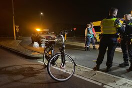 Vrouw valt met elektrische fiets in Enkhuizen
