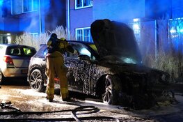 Auto in brand opgegaan op de Dirk Wieringastraat in Enkhuizen