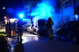 Auto in brand opgegaan op de Dirk Wieringastraat in Enkhuizen