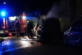 Auto in brand opgegaan op de Dirk Wieringastraat in Enkhuizen