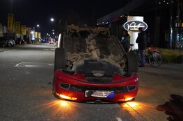 Auto over de kop bij ongeval in Grootebroek