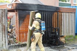 Schutting vat vlam in Enkhuizen