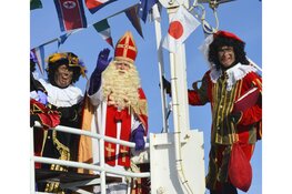 Groot feest tijdens de Sinterklaasintocht in Enkhuizen