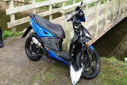 Hulpdiensten rukken groots uit voor scooter te water