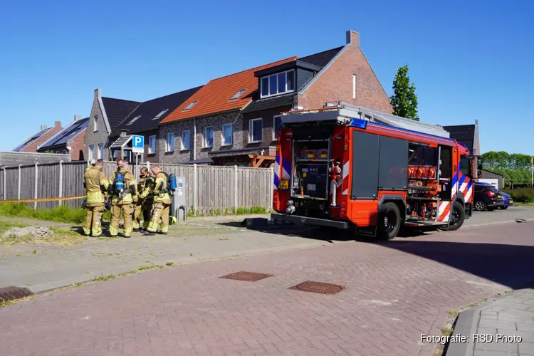 Mogelijk drugsafval aangetroffen in schuurtje achter woning in Enkhuizen