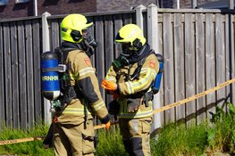 Mogelijk drugsafval aangetroffen in schuurtje achter woning in Enkhuizen