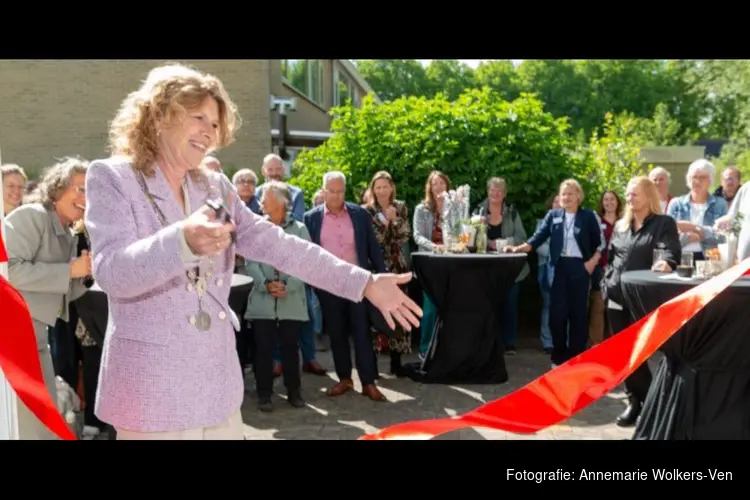 Feestelijke opening van de nieuwe locatie van stichting Iedereen telt mee
