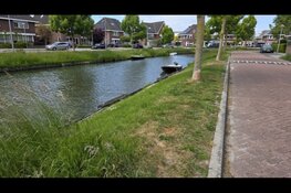 Pas op voor kuilen in de berm bij Bakboord
