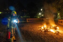 Scooterbrand in Enkhuizen met emmers water geblust