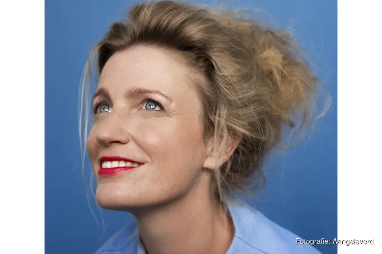 Toekomstonderzoeker Jeanneke Scholtens in het Levenscafé.  ‘De toekomst is fantastisch!’