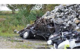Auto aangetroffen in Trintelhaven op dijk tussen Lelystad en Enkhuizen
