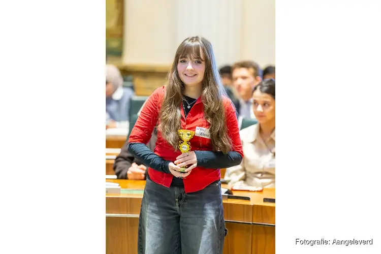 Debattoernooi met ruim 300 scholieren op provinciehuis Noord-Holland
