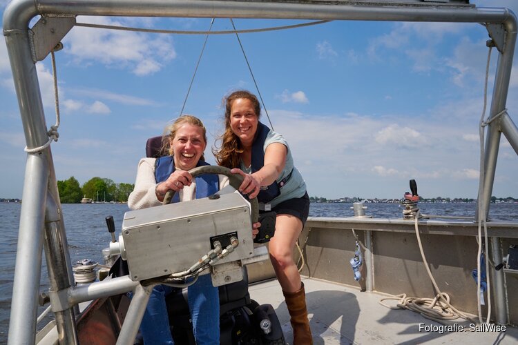 Vrijwilligers SailWise volgen kosteloos vaarbewijsopleiding via Vaarkennis