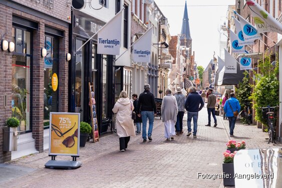 Samen sterk in de binnenstad: Enkhuizer winkels vieren Week van de Stenen Winkel
