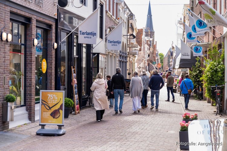 Samen sterk in de binnenstad: Enkhuizer winkels vieren Week van de Stenen Winkel