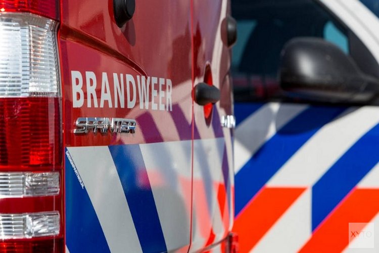 Container met bouwafval in brand in Enkhuizen