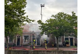 Flinke woningbrand in binnenstad van Enkhuizen