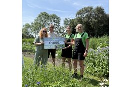 Gitzels steunt schooltuinen met gift
