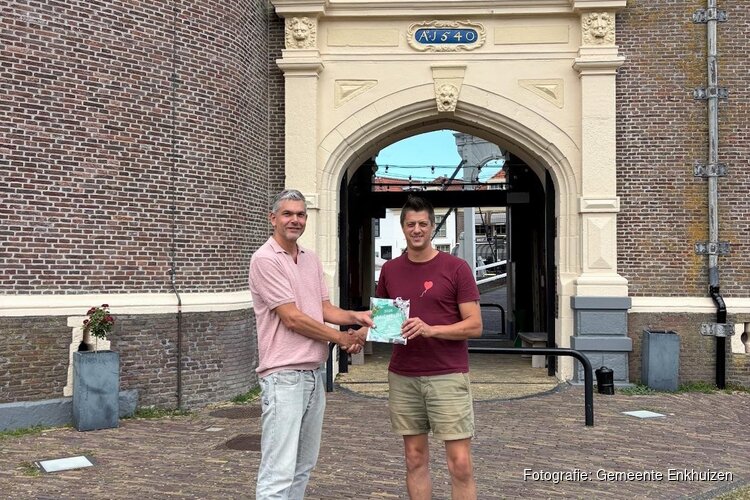 Enkhuizen schittert in Michelingids: de stad, de Drommedaris en het Zuiderzeemuseum ontvangen sterren