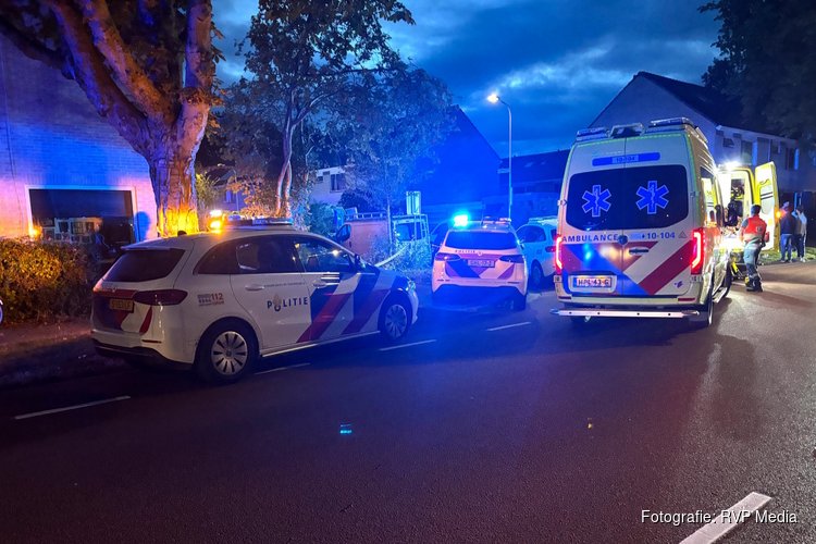 Twee gewonden bij steekincident in Enkhuizen, politie zoekt tweede verdachte