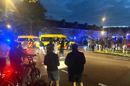 Twee gewonden bij steekincident in Enkhuizen, politie zoekt tweede verdachte
